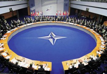 Američki kongresmen: Kosovo hitno primiti u NATO