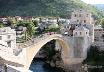 Prokleta mogućnost lokalnih izbora mora da postoji