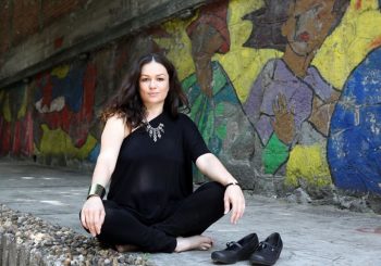 IVANA NEGATIV: Ljudi su nepravedni, većina na muzičkoj sceni ne zarađuje kao Čola ili Brena