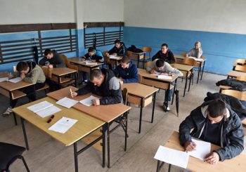 Srednjoškolci u RS najbolji iz informatike, a najlošiji iz srpskog jezika