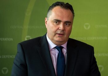 Ministar odbrane Austrije  upozorava na islamizaciju Balkana