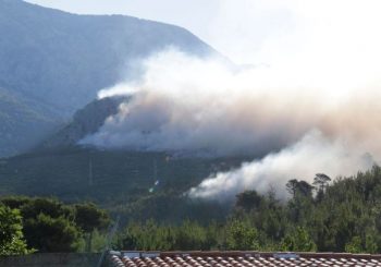 Drama na Makarskoj rivijeri: U gašenju požara pomaže i vojska