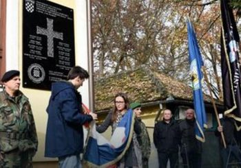 Ćorić najavio vraćanje ploče sa ustaškim pozdravom u Jasenovac