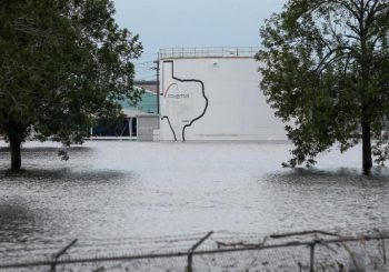 Teksas: Dvije eskplozije u poplavljenoj hemijskoj fabrici