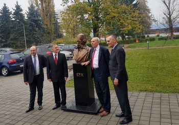 Otkrivena bista Vuka Karadžića ispred Filološkog fakulteta u Banjaluci