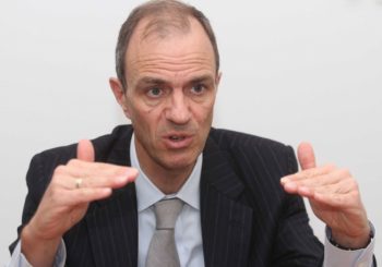 Jerg Dekresin, zamjenik direktora MMF-a za Evropu: Plate u javnom sektoru treba smanjiti
