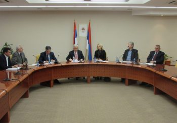 Kopredsjedavajući Komisije za prevazilaženje problema Siniša Karan i Aleksandra Pandurevićeva