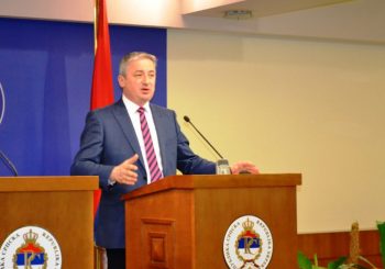Borenović: Čak 6 zakona i odluka po hitnom postupku, učešće opozicije u radu NSRS neizvjesno