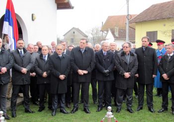 Još nema pravde za žrtve: Obilježena godišnjica stradanja 46 Srba u Sijekovcu
