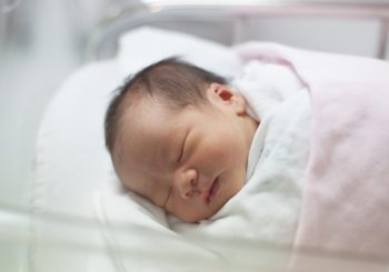 PRVA U SVIJETU Srpkinja rodila zahvaljujući presađenoj materici koju joj je donirala sestra