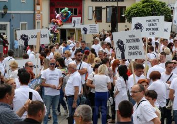 TUZLANSKI KANTON Više od 1.000 ljekara potpisuje individualne otkaze u znak kolektivnog protesta