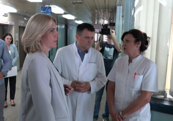 DR ĐAJIĆ: Donaciju Vlade RS iskoristićemo za novu opremu i bolje uslove za boravak porodilja