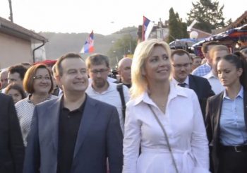 ZAHAROVA UŽIVALA U SRBIJI, PAO I SELFI S DAČIĆEM "Vidjela sam pravu Srbiju"