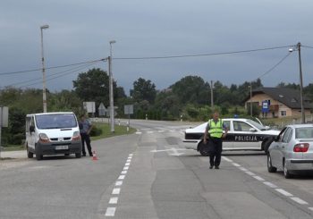 AUDI SLETIO U KANJON SANICE Poginuo mladić, dvoje povrijeđeno