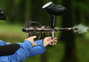 U CENTRU BEOGRADA Mladić pejntbol puškom gađao prolaznike