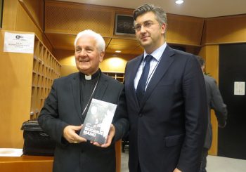 SMJENA GENERACIJA Vatikan penzioniše sadašnje biskupe u BiH, Komarica odlazi posljednji - 2021.