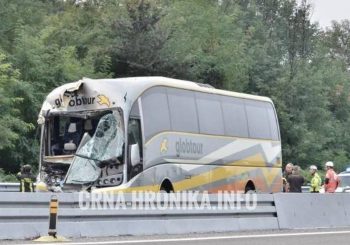NESREĆA U ITALIJI Autobus iz BiH sudario se s kamionom, poginuo vozač, 22 djece povrijeđeno