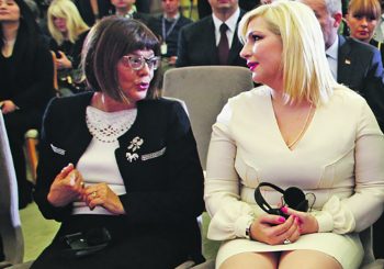 SVAĐA Maja Gojković nazvala Zoranu Mihajlović "ikebanom", ministarka nije htjela da reaguje na "crveno slovo"