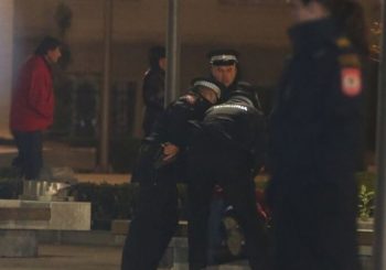 POLICIJA TVRDI DA JE IMALA NOŽ Maloljetnica (15) uhapšena kod Palate predsjednika RS