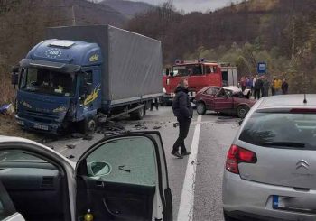 DVIJE OSOBE POGINULE NA LICU MJESTA Stravična saobraćajna nesreća kod Sarajeva