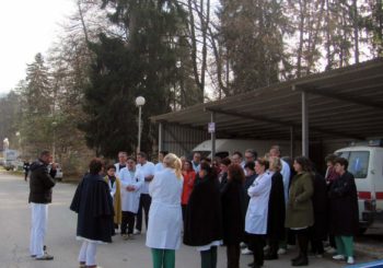 NOVA BOLNICA, STARA DUGOVANJA Ljekari u Istočnom Sarajevu protestuju, traže tri zaostale plate