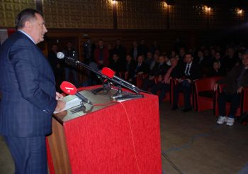 DODIK U RUDOM: Podržao opoziv načelnika opštine na referendumu 23. decembra