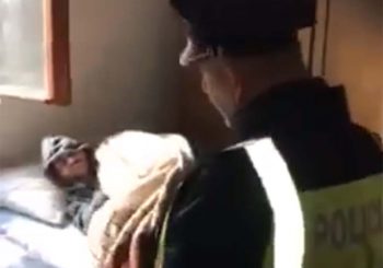 URNEBESAN OBRAČUN Migranti u Bihaću zauzeli privatnu kuću, policija ih tjerala (VIDEO)