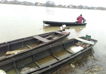 NOVA RUTA: Drastično raste broj migranata koji hrle u Gradišku, gdje kradu čamce i preko Save idu u Hrvatsku