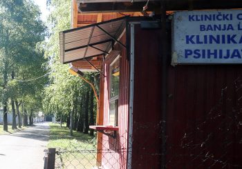 SJEKIROM U GLAVU: Nakon napada na domara, osnovac iz škole kod Prnjavora smješten na psihijatriju
