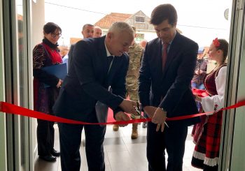 SVEČANOST: Ambasador SAD u BiH Erik Nelson otvorio OŠ "Đura Jakšić" u Podnovlju kod Doboja