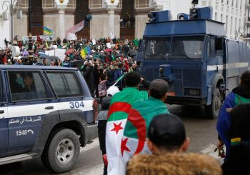 ALŽIR: I vojni vrh podržao zahtjeve demonstranata, traže odlazak predsjednika Buteflike