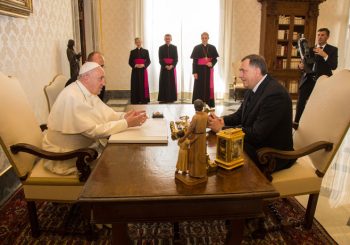 Milorad Dodik se sastao sa papom Franjom, zadovoljan razgovorom FOTO