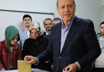 NEZADOVOLJSTVO IZBORNIM REZULTATIMA: Erdogan se ne miri sa porazom, traži ponovno prebrojavanje glasova