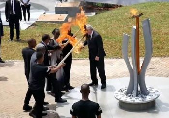 FUNKCIONER EU OPET U AKCIJI: Malo nedostajalo da Junker zapali prvu damu Ruande VIDEO