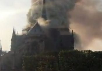POŽAR U PARIZU: Čuvena katedrala Notr Dam u plamenu VIDEO