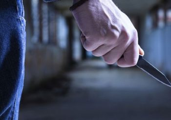 KOZARSKA DUBICA: Nožem napao sugrađanina pred policijom