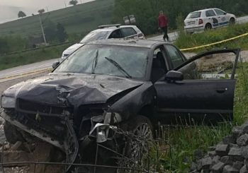 POVRIJEĐENA TRI PRIPADNIKA MUP-a: Bježeći automobilom udario u policijsko vozilo