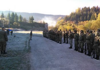 KASARNA OSBIH U PALAMA: Vojnici Trećeg RS puka natjerani da skinu grb Nemanjića
