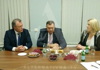 SANKT PETERBURG: Dodik i Cvijanović u Predstavništvu Srpske