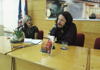 "KVADRATNI KOREN IZ ŽIVOTA": Muharem Bazdulj predstavio svoj novi roman u Bijeljini