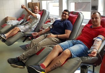 DEMOS: Članovi banjalučke omladinske organizacije dobrovoljno dali krv
