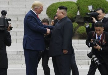 TRAMP: Veliki dan za svijet; Kim oduševljen susretom