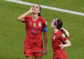 RAZBJESNILA ENGLEZE: Fudbalerka SAD dala gol njihovoj ženskoj reprezentaciji, pa slavila aluzijom na "bostonsku čajanku"
