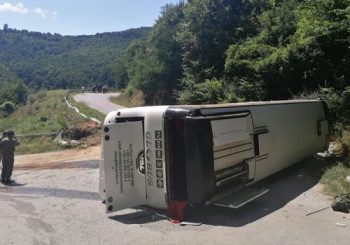 VRANJE: Prevrnuo se autobus, povrijeđena 23 pripadnika Vojske Srbije