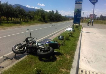 MOTORISTI, OPREZ! Mladić poginuo kod Gradačca, jedan povrijeđen kod Mrkonjić Grada