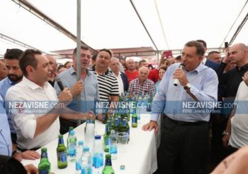 Dodik i Vulin zapjevali na Manjači