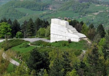 VANDALIZAM Zapalio plato spomenika na Banj brdu u Banjaluci