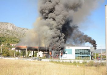 MOSTAR: Objekat "Borsa" skoro potpuno izgorio, šteta ogromna