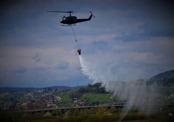 OČEKUJE SE I DRUGI IZ SRPSKE: Požar na Romaniji gasi helikopter Oružanih snaga BiH