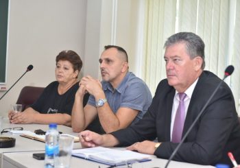 Sindikat i radnici “Alumine” iznenađeni odlukom Vlade o prodaji fabričkog odmarališta u Baošićima